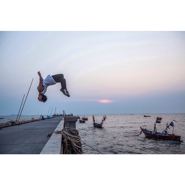 อนัน อันวา เปลือยทั้งตัว โชว์ Free Running