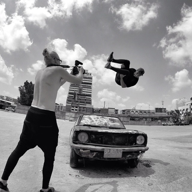 อนัน อันวา เปลือยทั้งตัว โชว์ Free Running