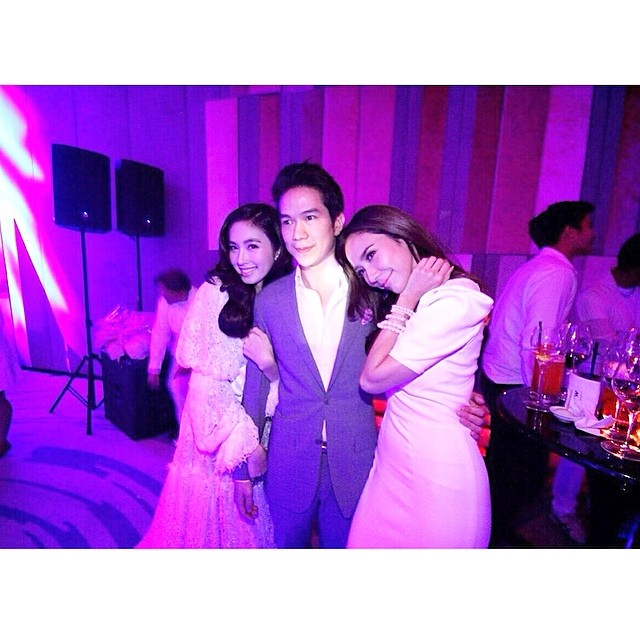 อั้ม แอมป์ พร้อมแก๊งเพื่อน เปิดตัว The Face Shop