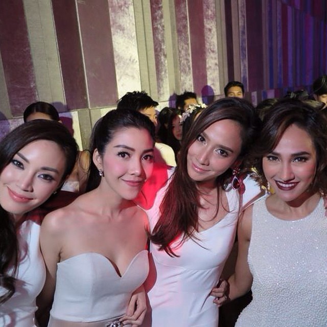 อั้ม แอมป์ พร้อมแก๊งเพื่อน เปิดตัว The Face Shop