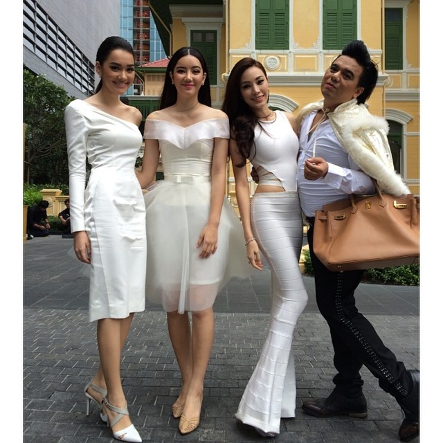 อั้ม แอมป์ พร้อมแก๊งเพื่อน เปิดตัว The Face Shop