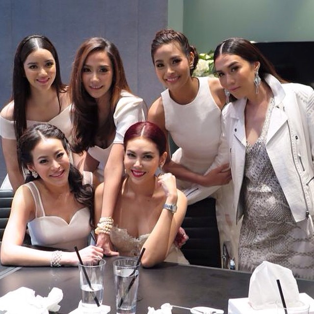 อั้ม แอมป์ พร้อมแก๊งเพื่อน เปิดตัว The Face Shop