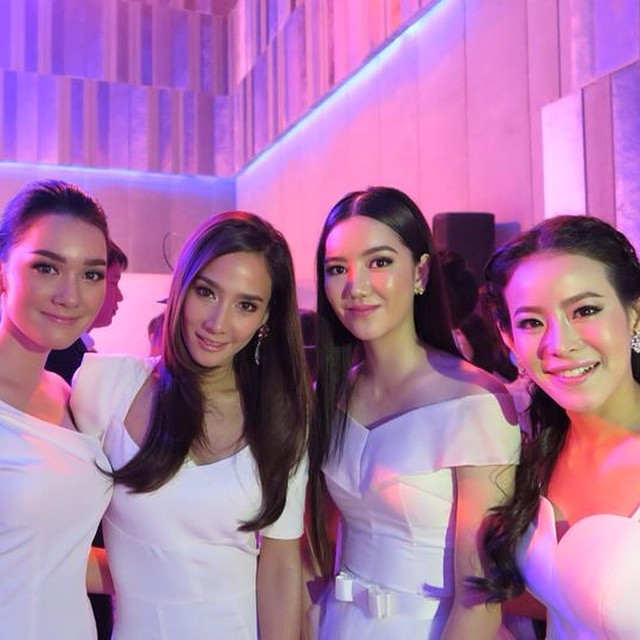 อั้ม แอมป์ พร้อมแก๊งเพื่อน เปิดตัว The Face Shop