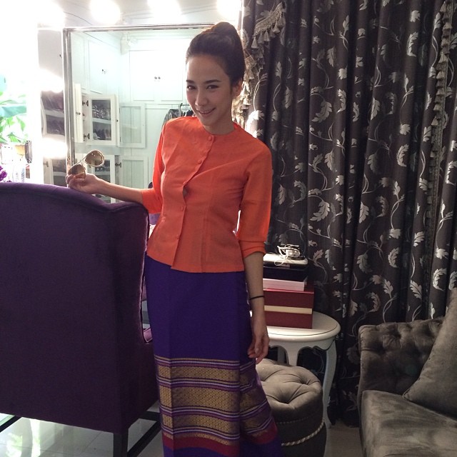 อั้ม แอมป์ ควงคู่ไปเปิดงานลงแขกเกี่ยวข้าวของ เอ ศุภชัย