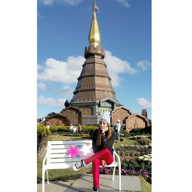 อุ้ม ลักขณา