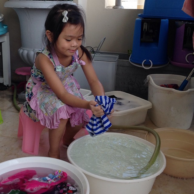 แบม จณิสตา โพสต์ภาพลูก ๆ กำลังช่วยทำงานบ้าน