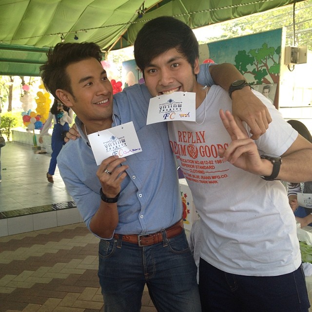 เกรท วรินทร บอม ธนิน ร่วมกิจกรรม จุฑาเทพ Charity ส่งความสุขให้น้องบ้านราชาวดี