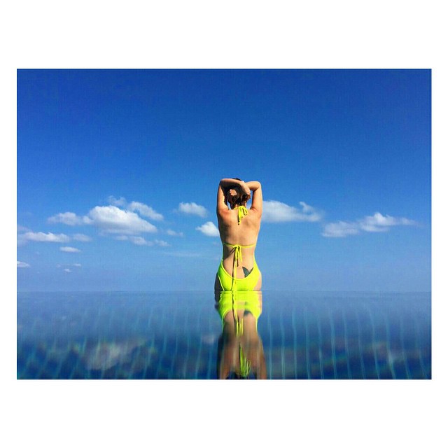 พลอย เฌอมาลย์ ชุดว่ายน้ำ