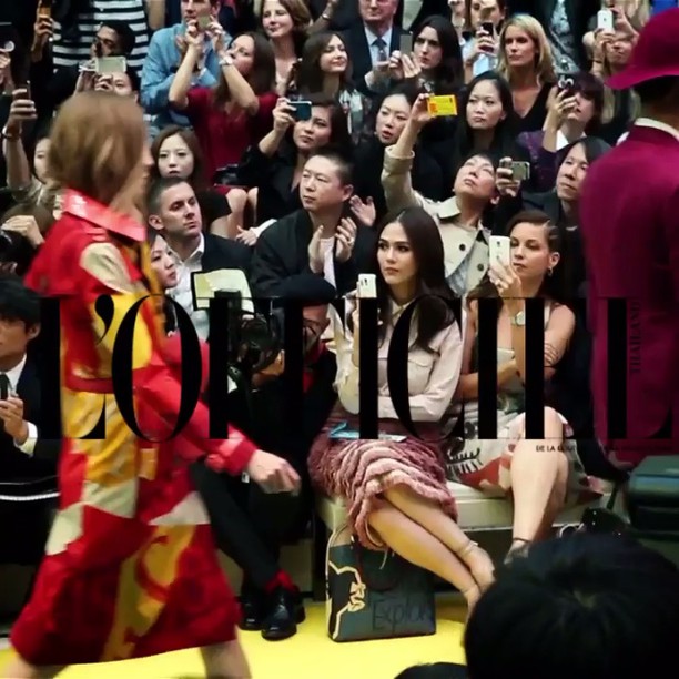 ชมพู่ อารยา ชมแฟชั่นของ Burberry