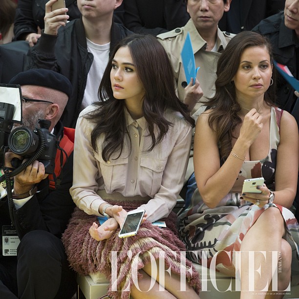 ชมพู่ อารยา ชมแฟชั่นของ Burberry
