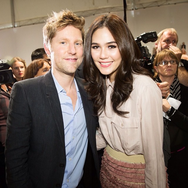 ชมพู่ อารยา ชมแฟชั่นของ Burberry