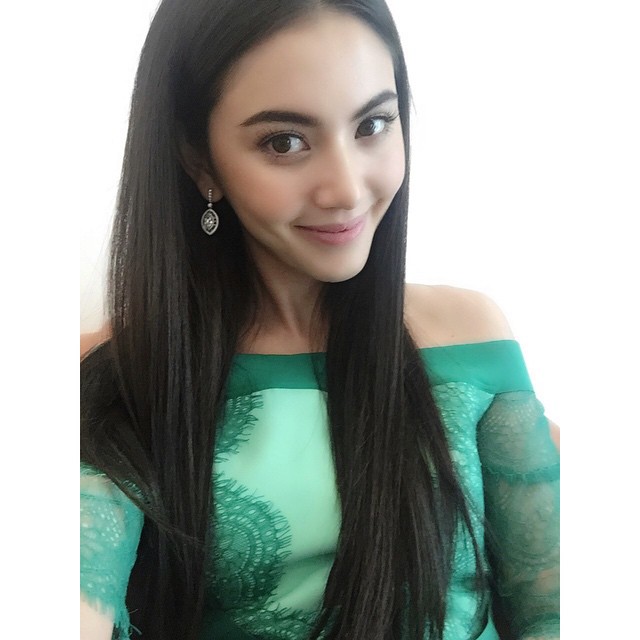 ใหม่ ดาวิกา