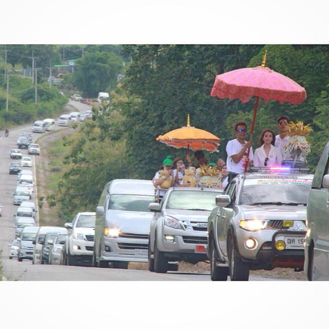 เวียร์ มิน ชวนแฟนคลับทำบุญทอดกฐิน