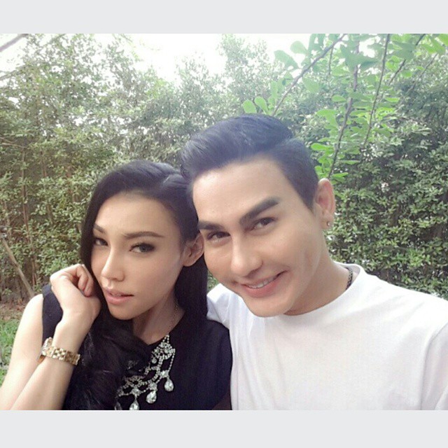 เอมมี่ อมลวรรณ เอมมี่ แม็กซิม