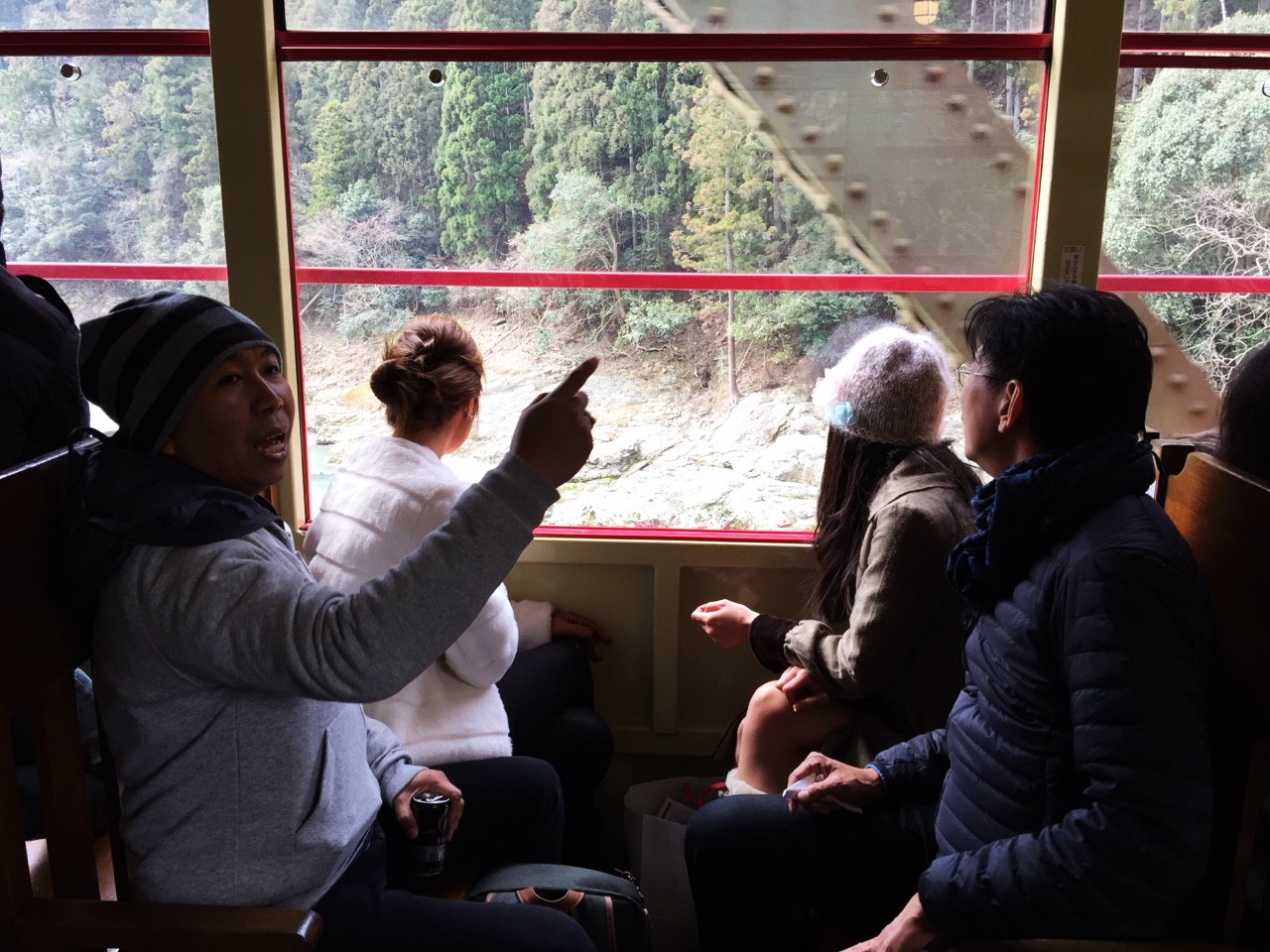 ขวัญ อุษามณี