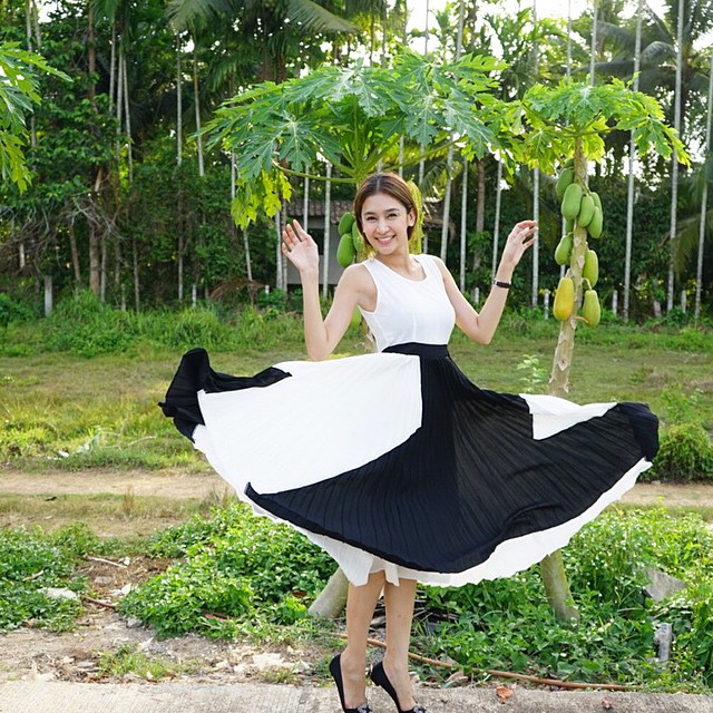 เนย โชติกา