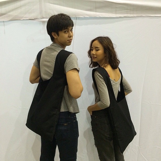 พีช พชร โพสต์รูปโชว์นิ้วกลางลง IG