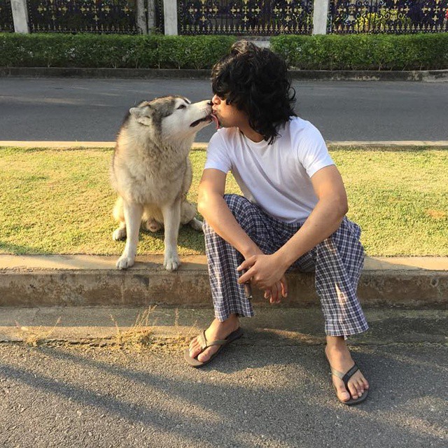 เสก โลโซ โชว์ภาพหมาเลียปาก