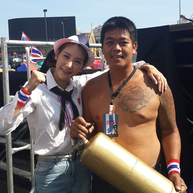 แตงโม ภัทรธิดา ดาราร่วมชุมนุม ปิดกรุงเทพ