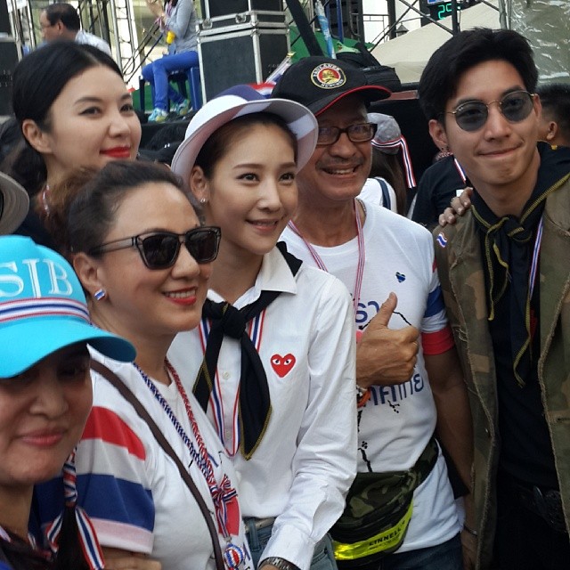 แตงโม ภัทรธิดา ดาราร่วมชุมนุม ปิดกรุงเทพ