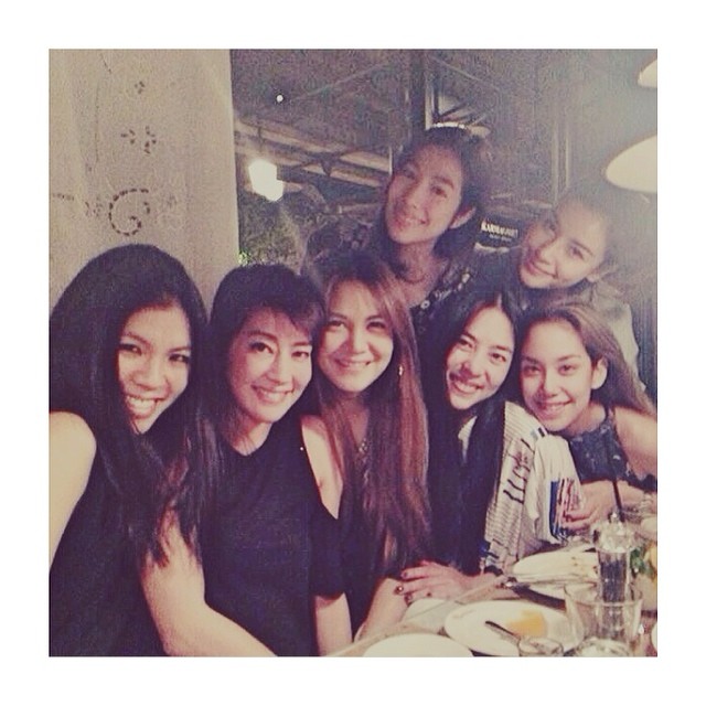 นักแสดงเอ็กแซ็กท์ - ไฮโซหมูตั้ง