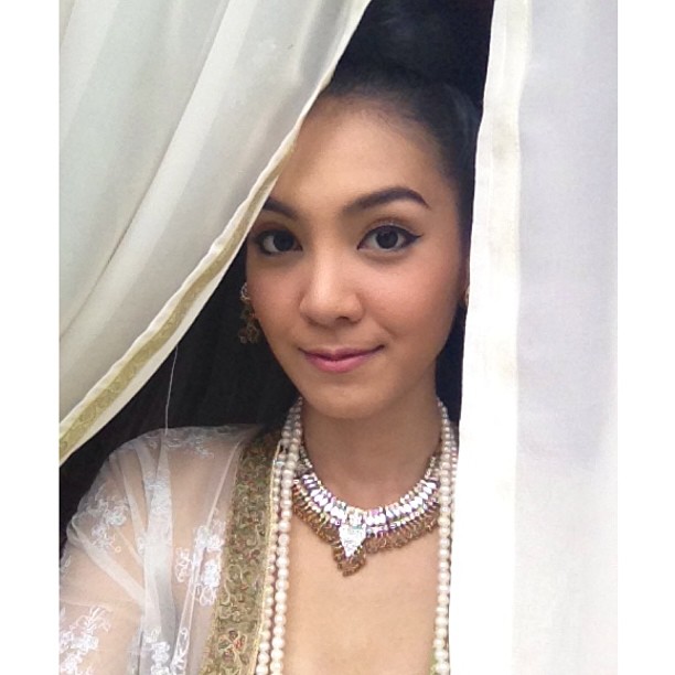 ใยไหม มรกต หทัยวสีวงศ์ ประวัติ