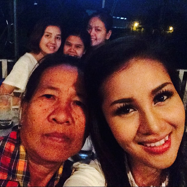 หญิงลี ศรีจุมพล