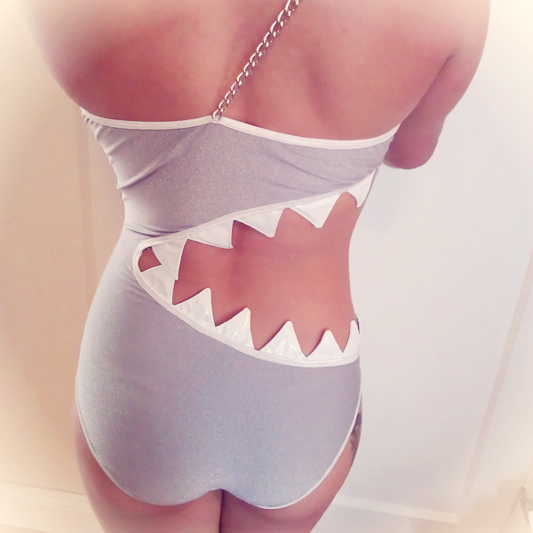 ชุดว่ายน้ำ ลายฉลาม