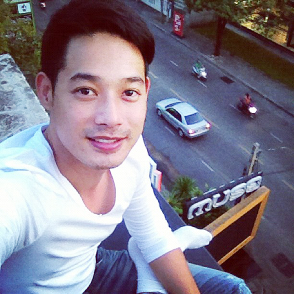 เพชร กรุณพล 