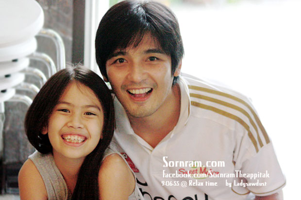 หนุ่ม ศรราม น้องชาร์เล็ต น้องมายลีน น้องสกาย