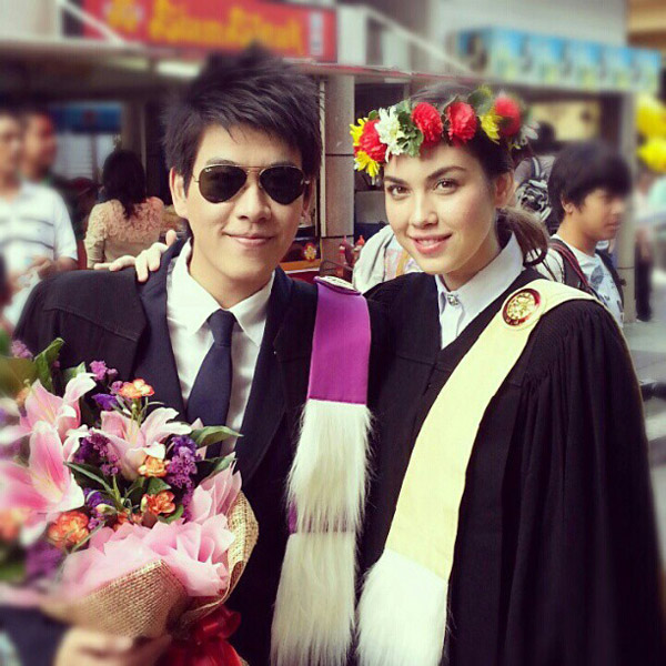 แมท ภีรนีย์ ไอซ์ พิชพงศ์ รับปริญญา