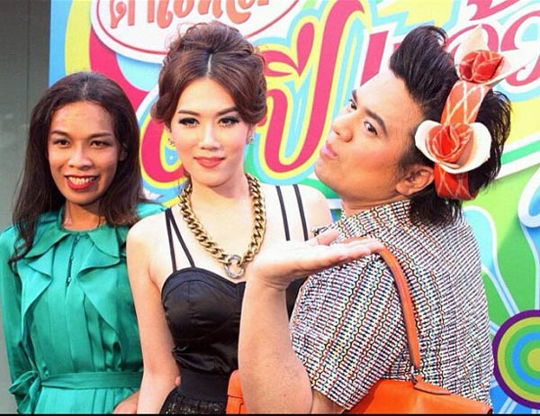 เมย์ เฟื่องอารมย์ ร้านตำแหล