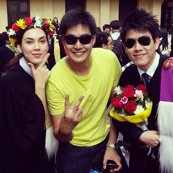 แมท ภีรนีย์ ไอซ์ พิชพงศ์ รับปริญญา