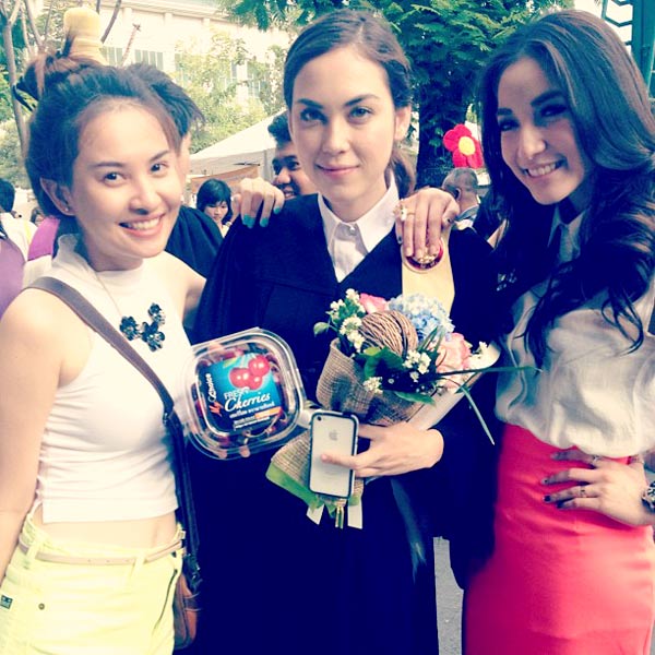 แมท ภีรนีย์ รับปริญญา