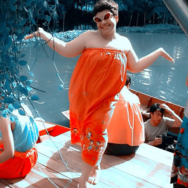 พิธีกร ฉันไปค้างคืนกับซุปตาร์