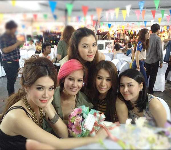 เมย์ เฟื่องอารมย์ ร้านตำแหล