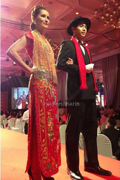 ชุดราตรี กี่เพ้า