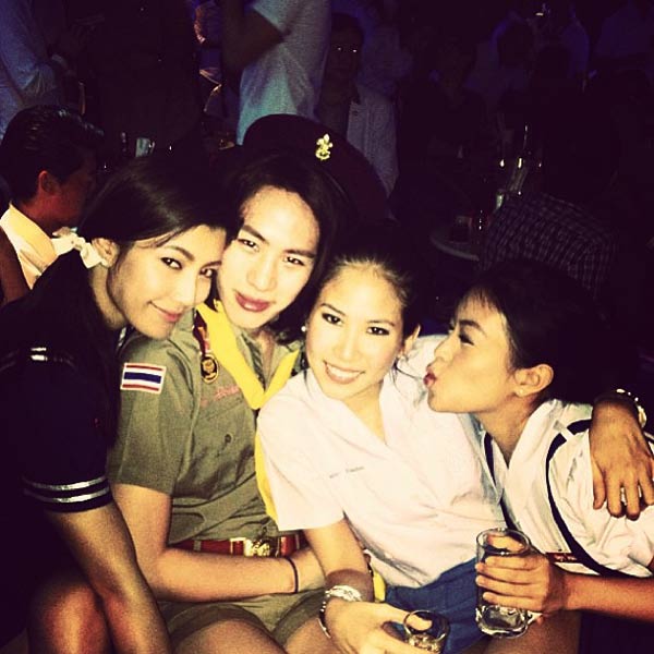 เอมี่ มรกต