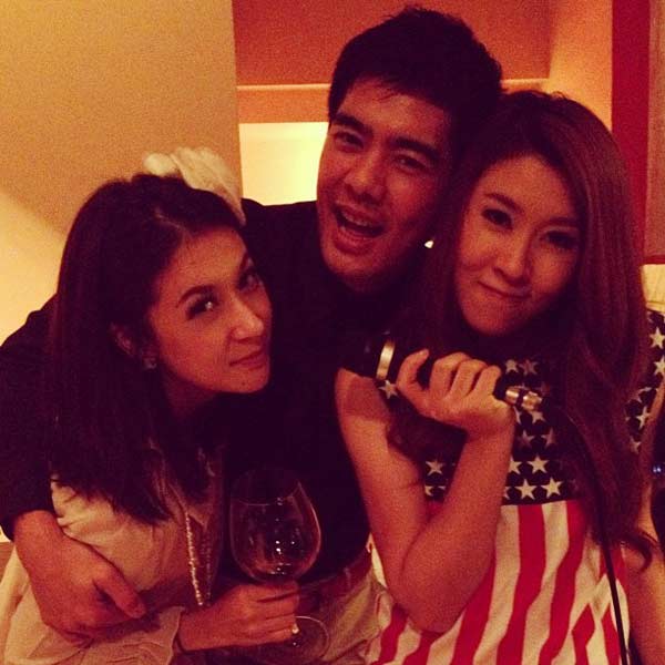 เคลลี่ ธนพัฒน์ - เชียร์ ฑิฆัมพร - เอมี่ กลิ่มประทุม