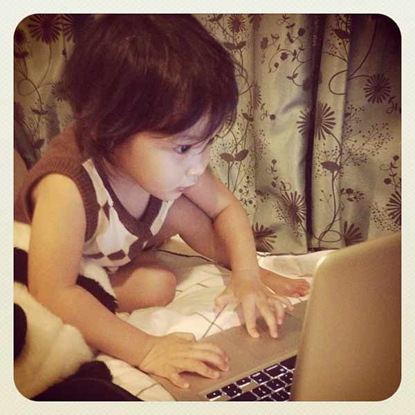 น้องเอวี่ ลูกสาว เอ อัญชลี