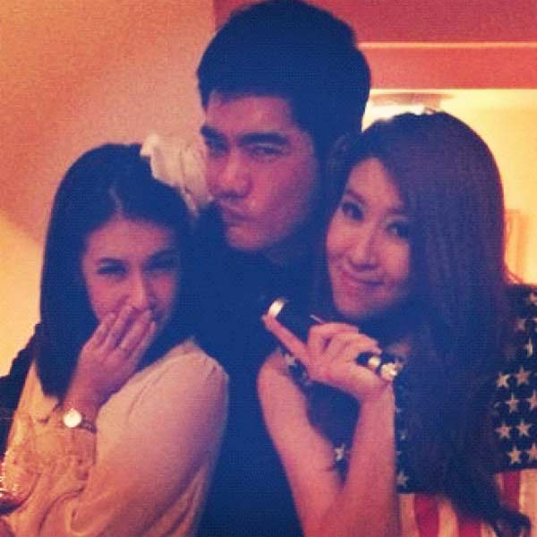 เคลลี่ ธนพัฒน์ - เชียร์ ฑิฆัมพร - เอมี่ กลิ่มประทุม