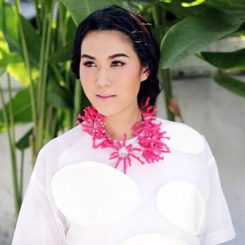 เมย์ เฟื่องอารมย์