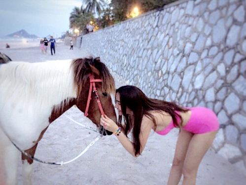 กระแต ศุภักษร ชุดว่ายน้ำ