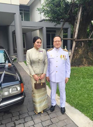 ตั๊ก บงกช ออกงานพระราชพิธี  เจ้าสัวบุญชัย 