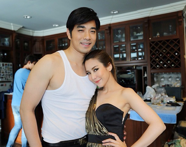 จั๊กจั่น จูบจริง สุสานคนเป็น