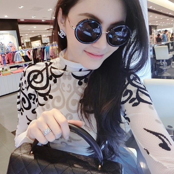 ใหม่ ดาวิกา