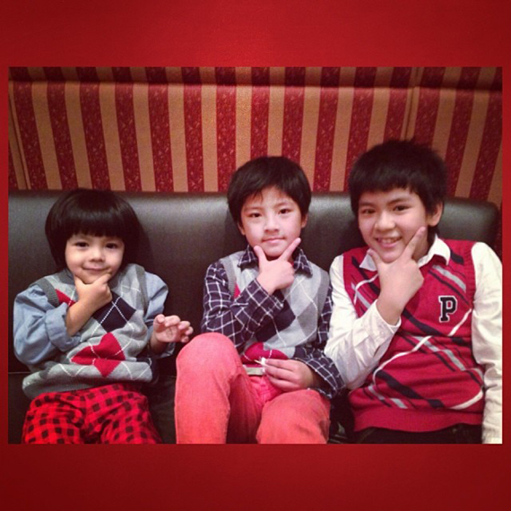 ทองเนื้อเก้า นุ่น วรนุช น้องเมลิค น้องแม็ค น้องยอร์ช ละม่อม ไข่ตุ้ม