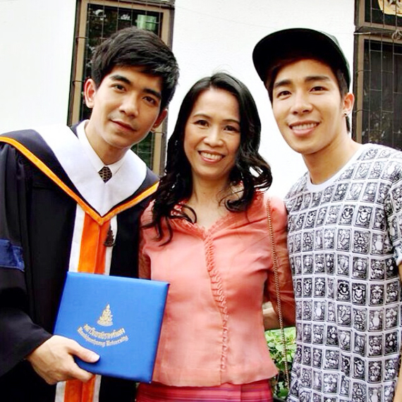 ต้อล วันธงชัย รับปริญญา