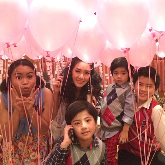 ทองเนื้อเก้า นุ่น วรนุช น้องเมลิค น้องแม็ค น้องยอร์ช ละม่อม ไข่ตุ้ม