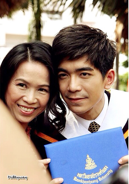 ต้อล วันธงชัย รับปริญญา